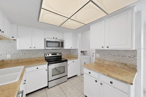 Casa en venta en Tampa, Florida, 3 dormitorios, 137.68 m2 № 2230257 - foto 14