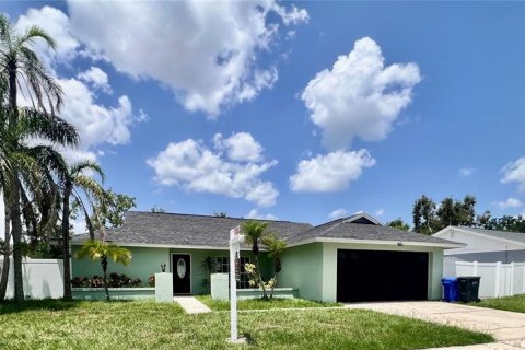 Casa en venta en Tampa, Florida, 3 dormitorios, 137.68 m2 № 2230257 - foto 2