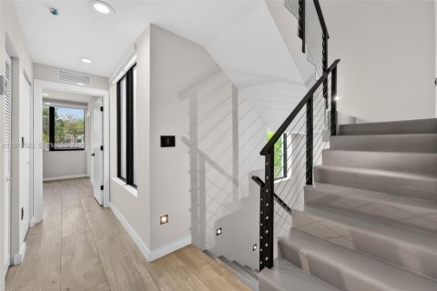 Townhouse in Miami, Florida 3 bedrooms, 178.19 sq.m. № 2045068 - photo 12