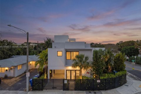 Touwnhouse à Miami, Floride 3 chambres, 178.19 m2 № 2045068