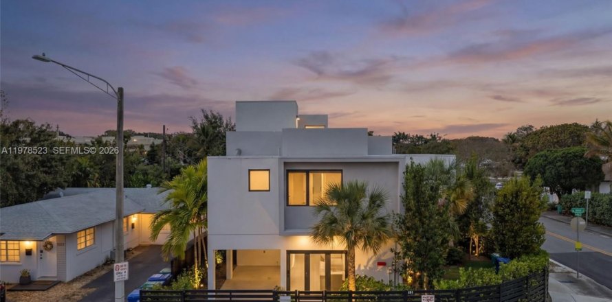 Townhouse in Miami, Florida 3 bedrooms, 178.19 sq.m. № 2045068
