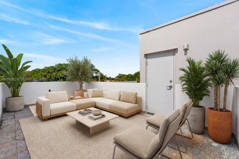 Townhouse in Miami, Florida 3 bedrooms, 178.19 sq.m. № 2045068 - photo 27