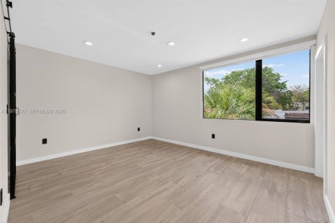 Townhouse in Miami, Florida 3 bedrooms, 178.19 sq.m. № 2045068 - photo 13