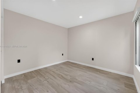 Townhouse in Miami, Florida 3 bedrooms, 178.19 sq.m. № 2045068 - photo 7