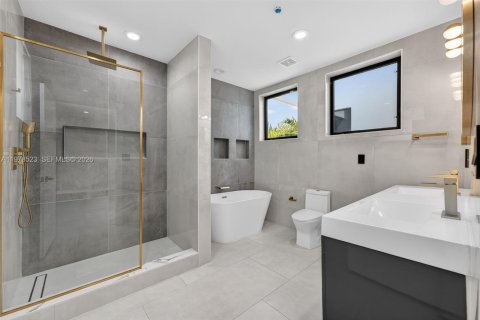 Townhouse in Miami, Florida 3 bedrooms, 178.19 sq.m. № 2045068 - photo 18