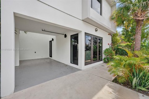 Townhouse in Miami, Florida 3 bedrooms, 178.19 sq.m. № 2045068 - photo 30
