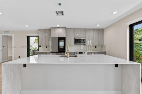 Townhouse in Miami, Florida 3 bedrooms, 178.19 sq.m. № 2045068 - photo 6