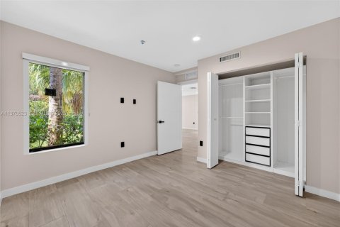 Townhouse in Miami, Florida 3 bedrooms, 178.19 sq.m. № 2045068 - photo 9
