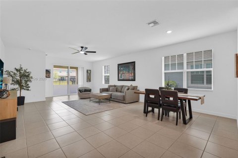 Снять в аренду виллу или дом в Локсахатчи-Гроувс, Флорида 3 спальни, 181.35м2, № 2066248 - фото 17