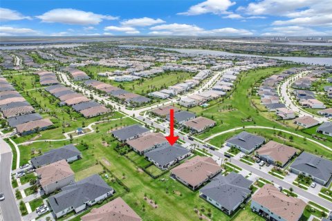 Снять в аренду виллу или дом в Локсахатчи-Гроувс, Флорида 3 спальни, 181.35м2, № 2066248 - фото 4