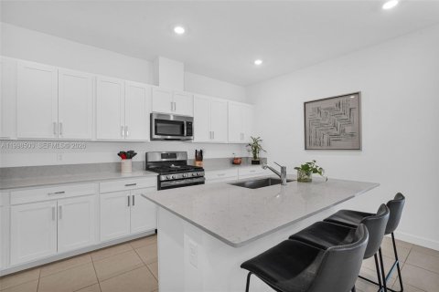 Снять в аренду виллу или дом в Локсахатчи-Гроувс, Флорида 3 спальни, 181.35м2, № 2066248 - фото 10