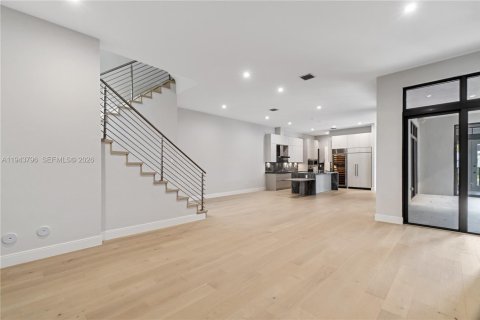 Casa en venta en Doral, Florida, 6 dormitorios, 451.78 m2 № 2001637 - foto 14