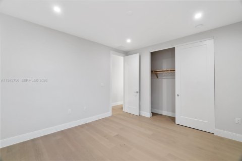 Casa en venta en Doral, Florida, 6 dormitorios, 451.78 m2 № 2001637 - foto 29