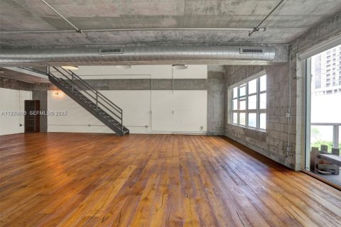 Condo in Miami, Florida, 2 bedrooms  № 1990650 - photo 25