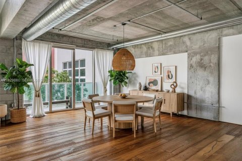 Condo in Miami, Florida, 2 bedrooms  № 1990650 - photo 5