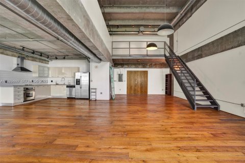 Condo in Miami, Florida, 2 bedrooms  № 1990650 - photo 23