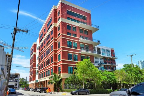 Condo in Miami, Florida, 2 bedrooms  № 1990650 - photo 18