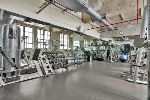 Condo in Miami, Florida, 2 bedrooms  № 1990650 - photo 13