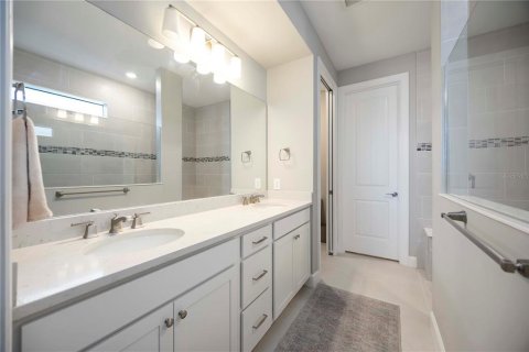 House in Lakewood Ranch, Florida 4 bedrooms, 268.49 sq.m. № 1804914 - photo 24