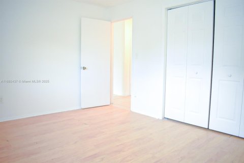 Casa en alquiler en Miami, Florida, 2 dormitorios, 144.93 m2 № 2088469 - foto 6