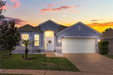 House in Davenport, Florida 3 bedrooms, 169.55 sq.m. № 2222421 - photo 2