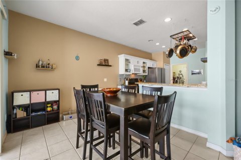 House in Davenport, Florida 3 bedrooms, 169.55 sq.m. № 2222421 - photo 11