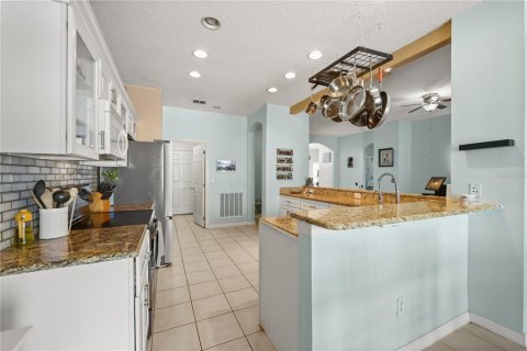 House in Davenport, Florida 3 bedrooms, 169.55 sq.m. № 2222421 - photo 10