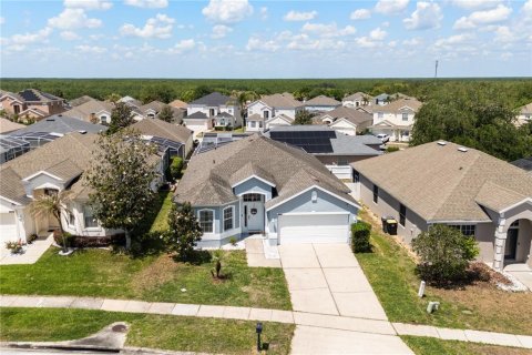 House in Davenport, Florida 3 bedrooms, 169.55 sq.m. № 2222421 - photo 4