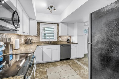 Купить кондоминиум в Сент-Пит-Бич, Флорида 3 комнаты, 111.95м2, № 2201635 - фото 11