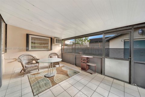 Купить виллу или дом в Майами, Флорида 3 спальни, 175.03м2, № 2005491 - фото 21