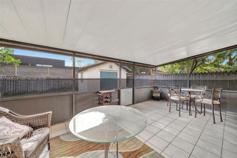 Купить виллу или дом в Майами, Флорида 3 спальни, 175.03м2, № 2005491 - фото 22