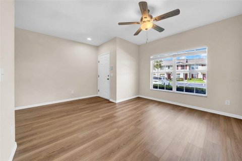 Touwnhouse à vendre à Fish Hawk, Floride: 2 chambres, 128.48 m2 № 1812683 - photo 5