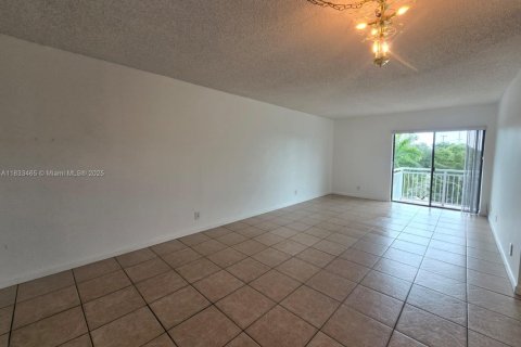 Copropriété à vendre à Plantation, Floride: 1 chambre, 61.78 m2 № 1811435 - photo 1
