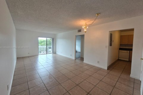 Copropriété à vendre à Plantation, Floride: 1 chambre, 61.78 m2 № 1811435 - photo 3