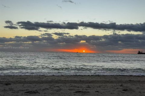 Снять в аренду кондоминиум в Форт-Лодердейл, Флорида 1 спальня, 92.9м2, № 1958277 - фото 10