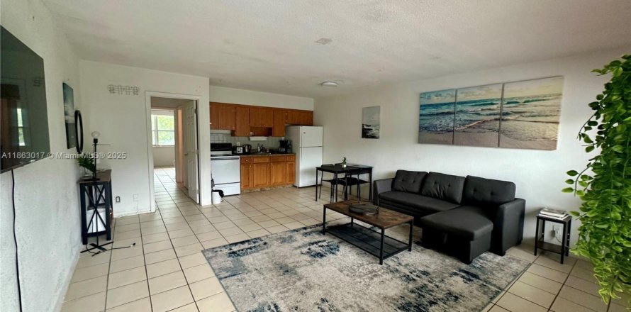 Кондоминиум с 1 спальней в Форт-Лодердейл, Флорида № 1958277