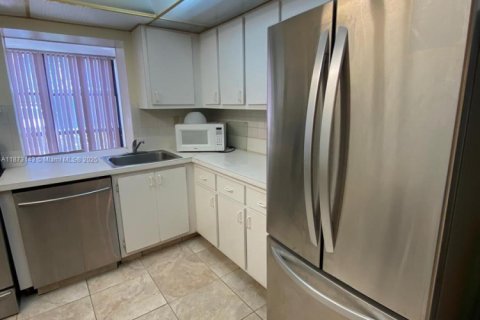 Condominio en alquiler en Hallandale Beach, Florida, 1 dormitorio, 99.87 m2 № 1897899 - foto 6