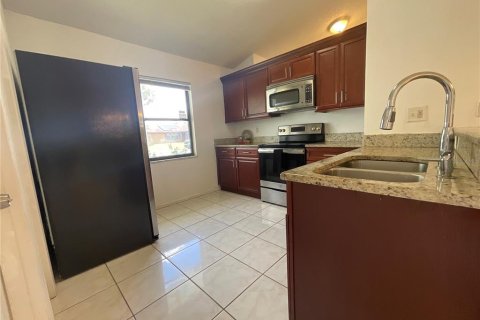 House in Kissimmee, Florida 3 bedrooms, 97.83 sq.m. № 2099672 - photo 8