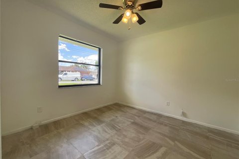 House in Kissimmee, Florida 3 bedrooms, 97.83 sq.m. № 2099672 - photo 11