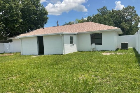 House in Kissimmee, Florida 3 bedrooms, 97.83 sq.m. № 2099672 - photo 21