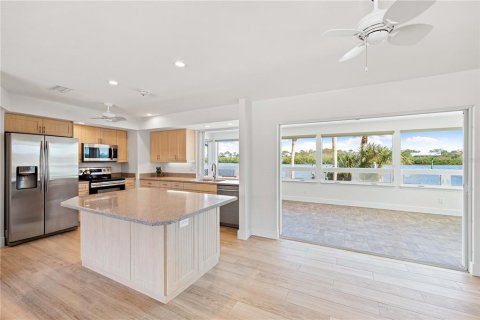 House in Englewood, Florida 2 bedrooms, 182.55 sq.m. № 1534900 - photo 10
