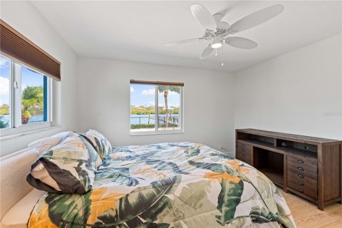 House in Englewood, Florida 2 bedrooms, 182.55 sq.m. № 1534900 - photo 25