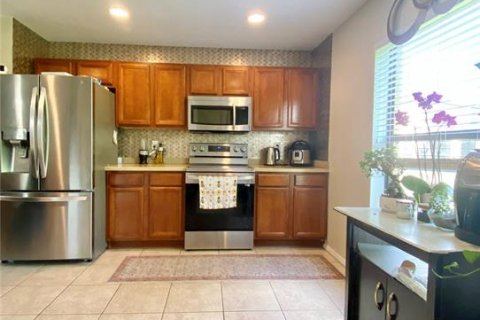 Touwnhouse à louer à Brandon, Floride: 3 chambres, 144.74 m2 № 2361143 - photo 4