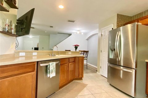 Touwnhouse à louer à Brandon, Floride: 3 chambres, 144.74 m2 № 2361143 - photo 5