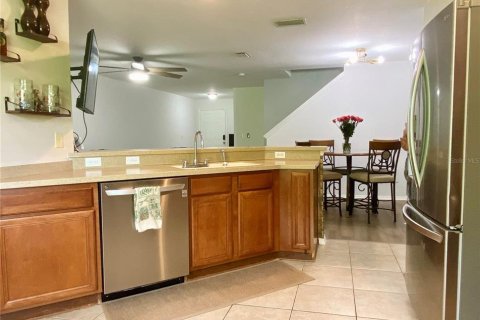 Touwnhouse à louer à Brandon, Floride: 3 chambres, 144.74 m2 № 2361143 - photo 3