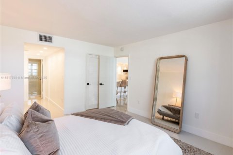 Condominio en venta en Miami Beach, Florida, 1 dormitorio, 76.55 m2 № 1779668 - foto 11