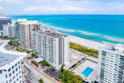 Condominio en venta en Miami Beach, Florida, 1 dormitorio, 76.55 m2 № 1779668 - foto 25