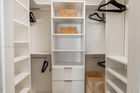 Condominio en venta en Miami Beach, Florida, 1 dormitorio, 76.55 m2 № 1779668 - foto 14