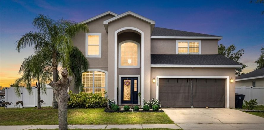 House in Wimauma, Florida 5 bedrooms, 215.81 sq.m. № 2226929
