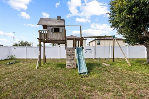 House in Wimauma, Florida 5 bedrooms, 215.81 sq.m. № 2226929 - photo 29